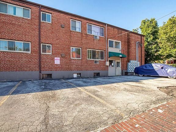 4th image of 3219 Russell Blvd APT 9