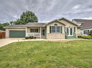 4651 N Macarthur Rd, Decatur, IL 62526