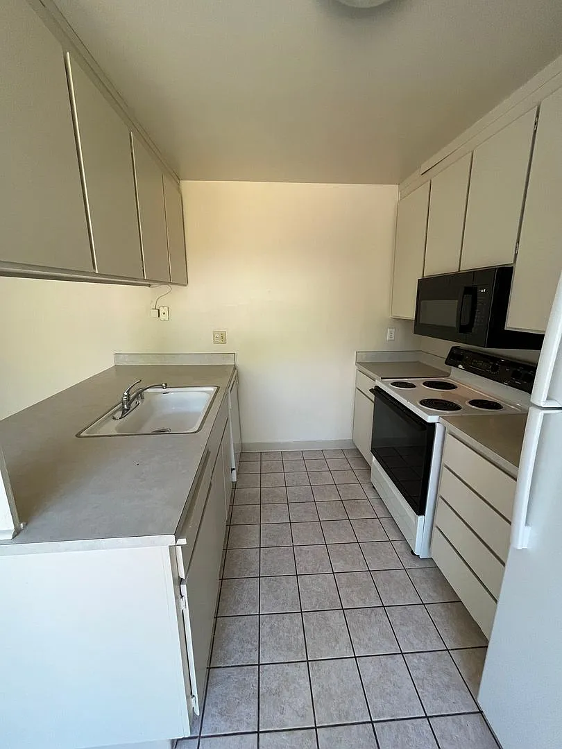 3-Bedroom, 2-Bath Home in North Davis near Park and Greenbelt-$500 Off 1st Month's Rent — Photo 3