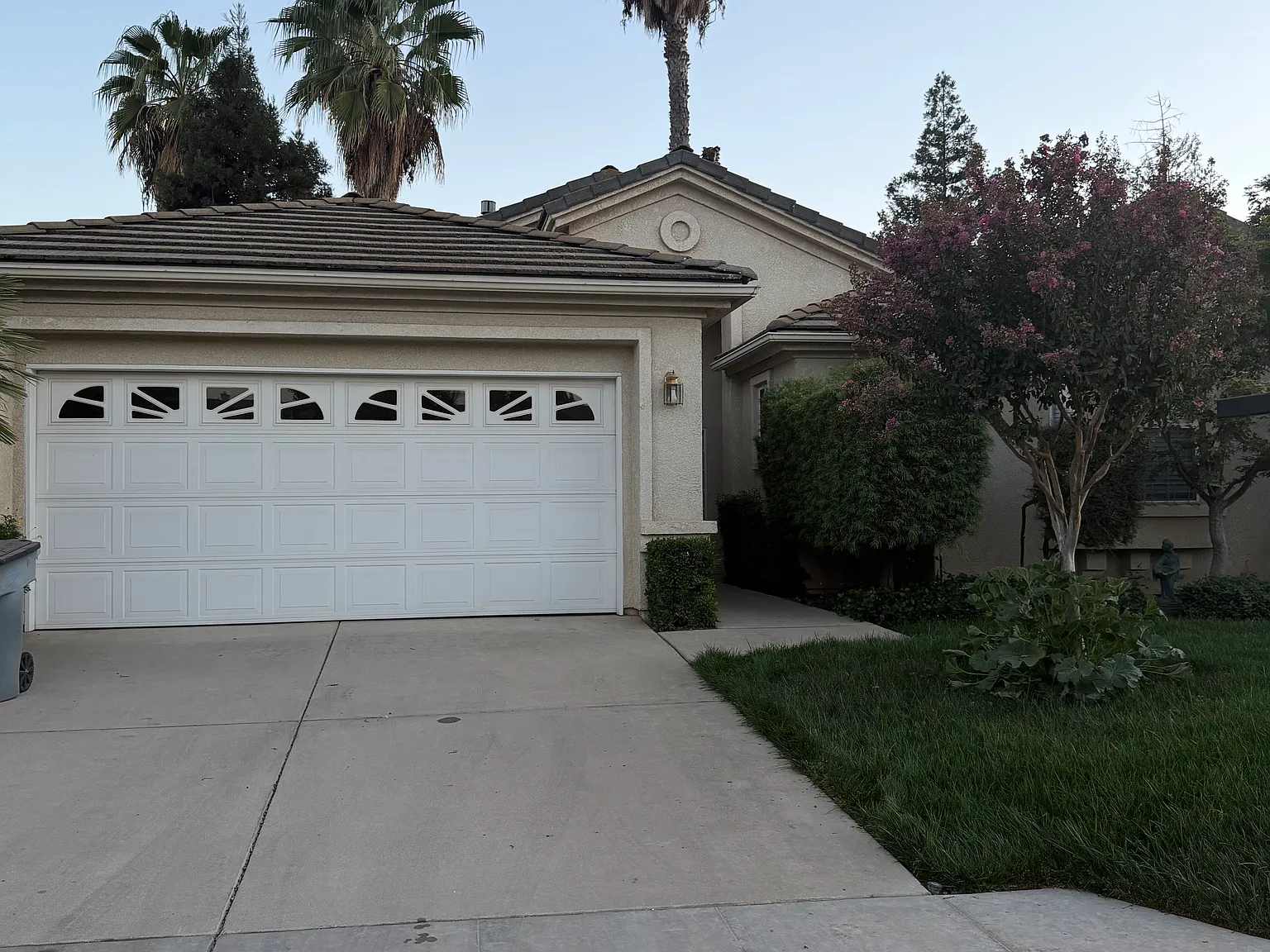 3 bed, 1445 sqft, $2,350 — Photo 2