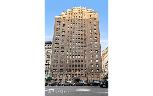 Sold by Douglas Elliman | media 27