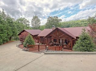 246 E Lapidary Ln, Young Harris, GA 30582
