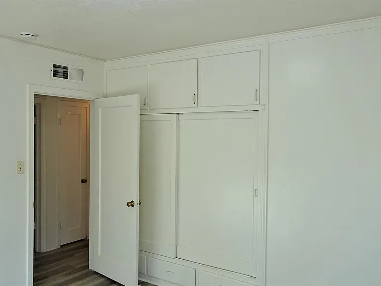 516 W Hedges Ave — Photo 11