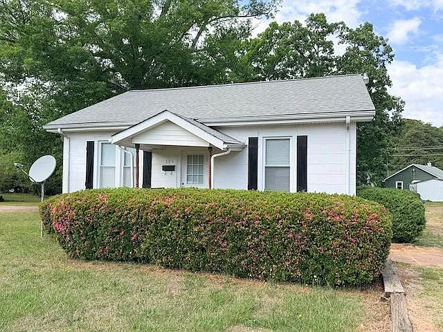 503 E Main St