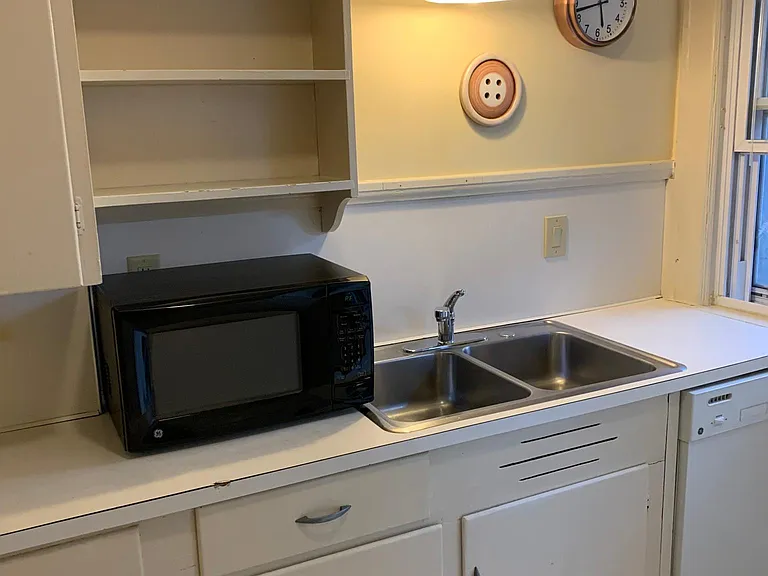 16 Union Ave NE #1 — Photo 2