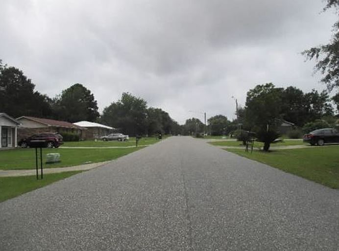 2nd image of 231 Canterbury Farm Rd