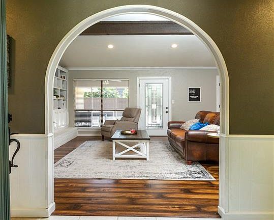 3rd image of 2301 Brighton Ln