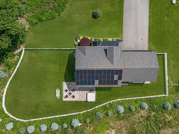 3rd image of 1 Lincoln Ct