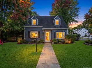 46 Robins Road, New Rochelle, NY 10801