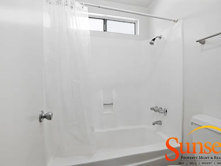 1539 Grand Ave #7 — Photo 8