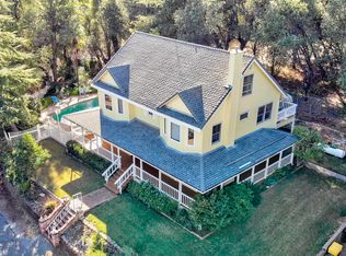 19296 Roxie Ln, Redding, CA 96003
