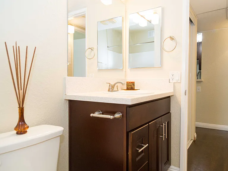 The Lodge at Porter Ranch Apartments — Photo 8