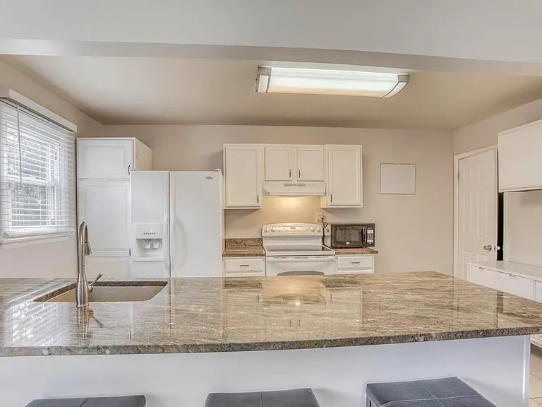 9909 Maidbrook Rd — Photo 27