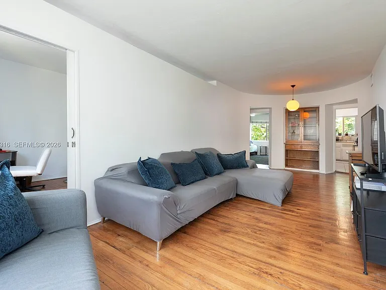6941 Bay Dr #B3 — Photo 2