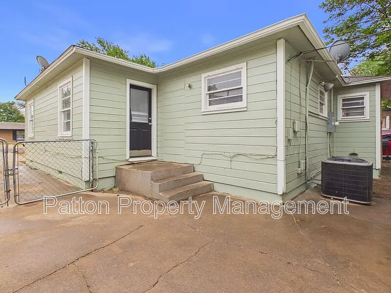 4308 S Jackson St — Photo 22