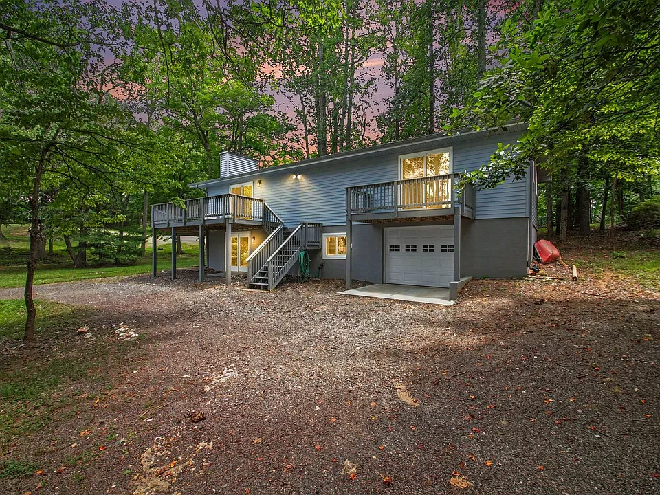 201 Birchside Cir