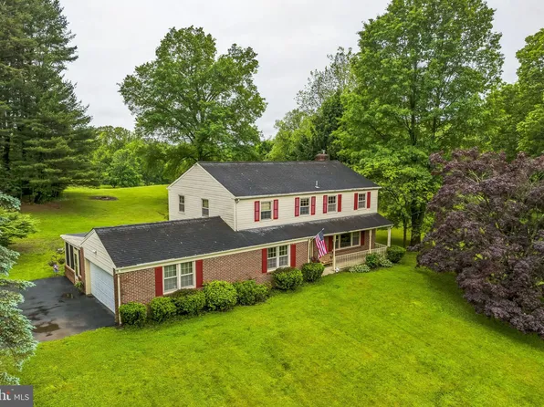 6 Cottage Ln, Glen Mills, PA 19342