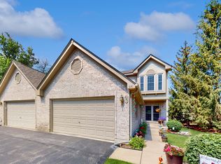 641 Cress Creek Ln, Crystal Lake, IL 60014
