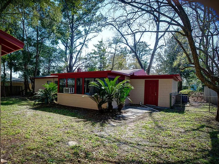 2133 Forest Hills Rd — Photo 11