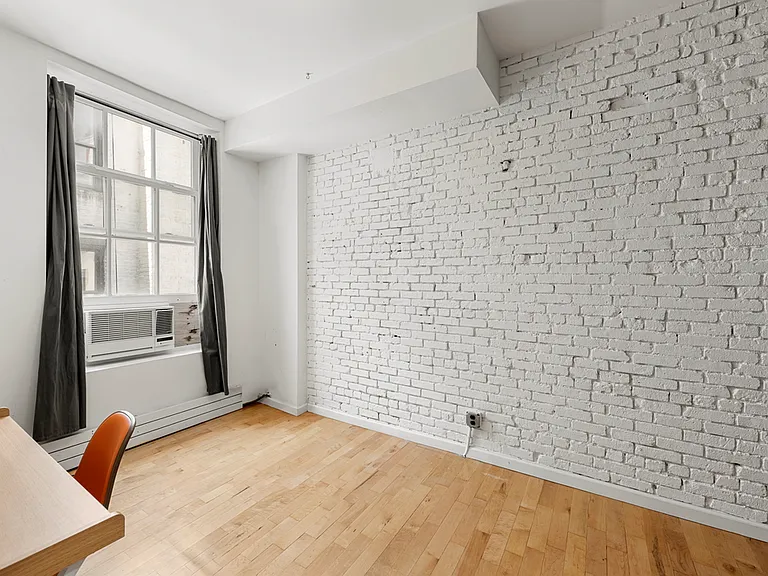 422 W Broadway #3F — Photo 8