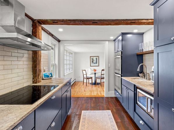 437 Linebrook Rd, Ipswich, MA 01938