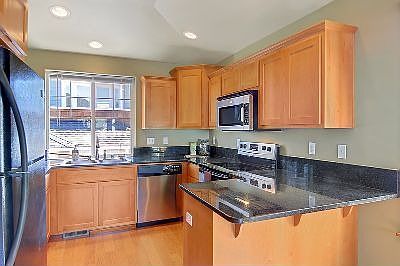 2nd image of 3407 Lombard Ave