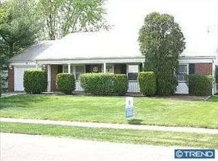 40 Elderberry Ln, Willingboro, NJ 08046