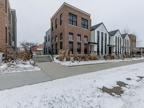2nd image of 419 Main St