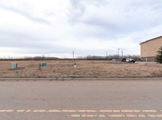 8210 45th St, Lloydminster, AB T9V0C1