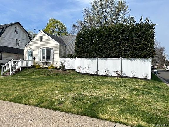 3rd image of 2984 Grand Boulevard