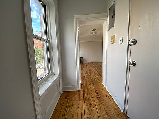 3rd image of 112 Meserole St APT 3