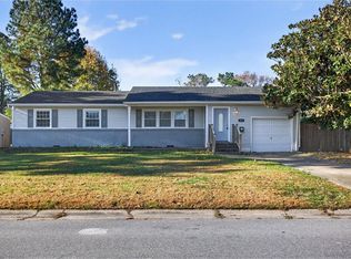 917 Kings Arms Dr, Virginia Beach, VA 23452