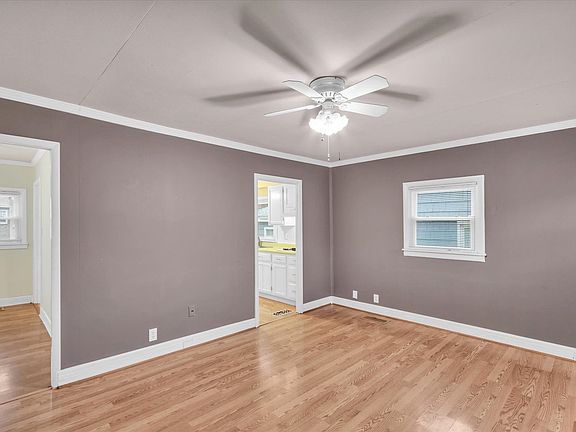 5th image of 108 W Vermont Ave