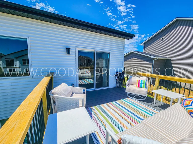 285 NW Morgan Ct — Photo 30