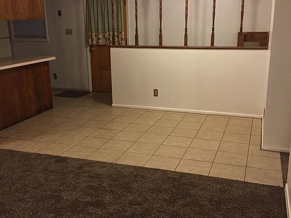 4th image of 330 Holbrook Dr
