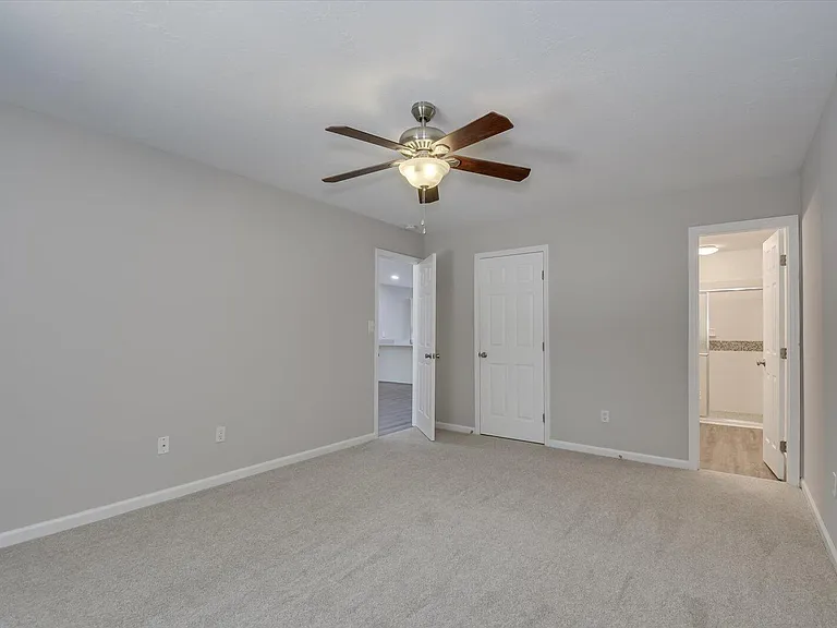 1239 Longpoint Dr — Photo 17