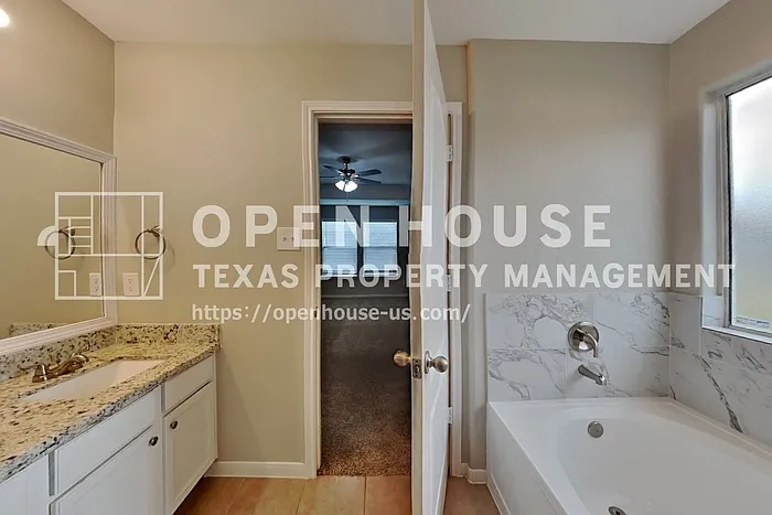 7906 Buffalo View Ln — Photo 11