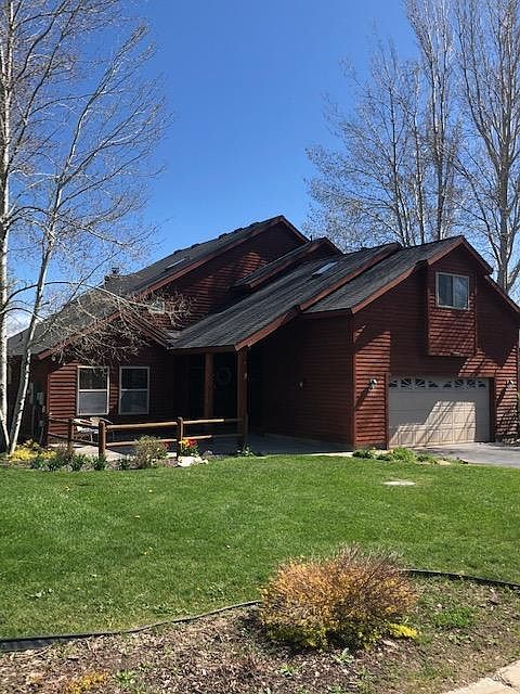 Walking distance to hiking trails and free bus system.