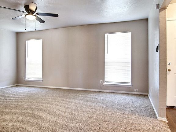 3rd image of 1222 Oakbluff Dr