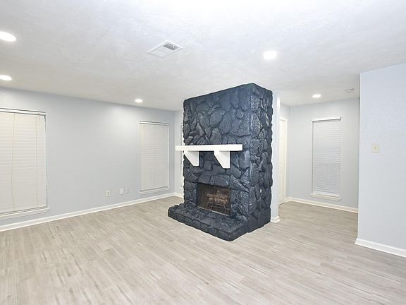 5th image of 5614 Easthampton Dr Unit D