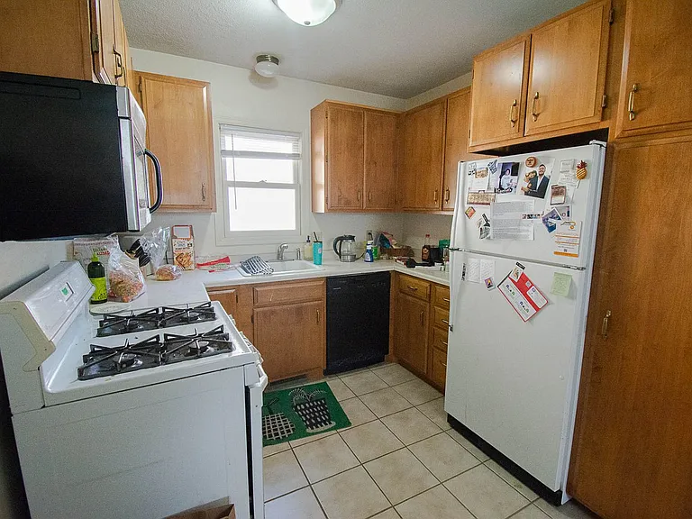 802 2nd St NW — Photo 5