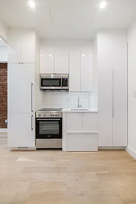 Rented by REAL New York | media 19