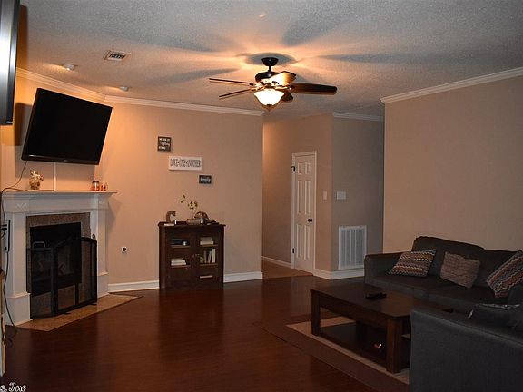 5th image of 111 Oakridge Cv