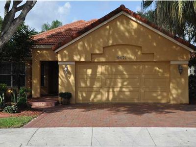 9471 Oak Grove Circle, Davie, FL, 33328