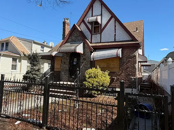141-31 184th St #1, Springfield Gardens, NY 11413