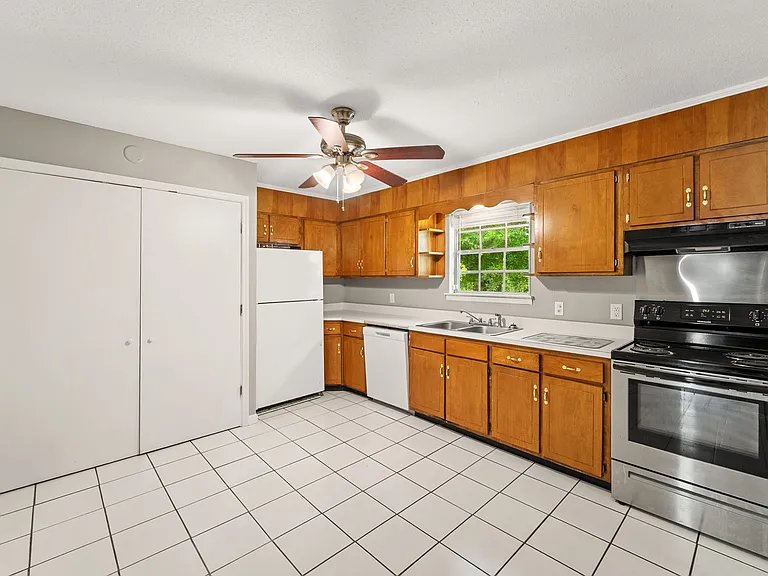 7164 Holland Ln — Photo 13