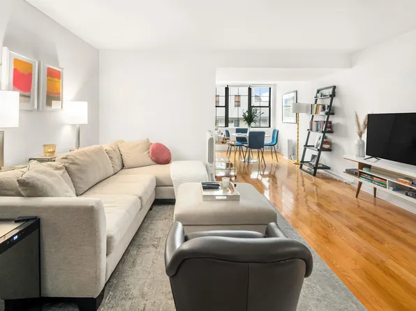 222 West 14th Street image 1 of 7