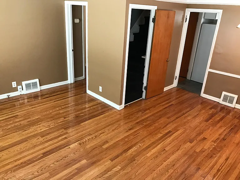 1531 Commodore Rd — Photo 4