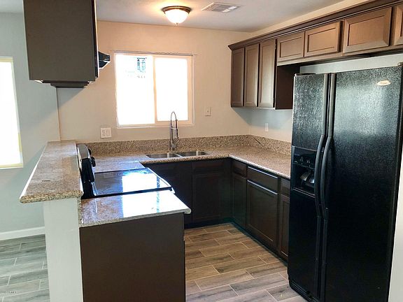 3rd image of 1712 E Tamarisk Ave