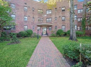 50 Brompton Rd APT 3I, Great Neck, NY 11021